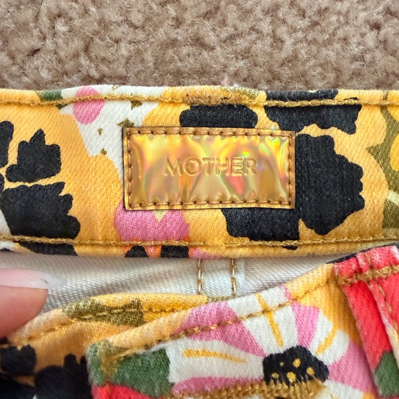 Mother denim Mid-Rise Smokin Double Flood Crop Flare Jeans in Flowers Al Fresco - Picture 5 of 11